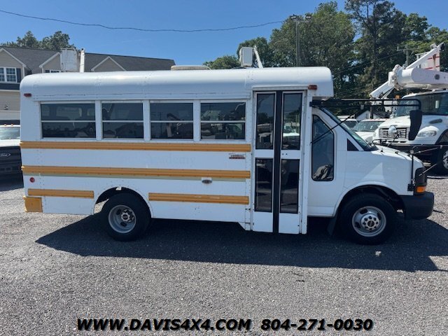 2007 GMC Savana 3500 Mini Bus   - Photo 1 - North Chesterfield, VA 23237