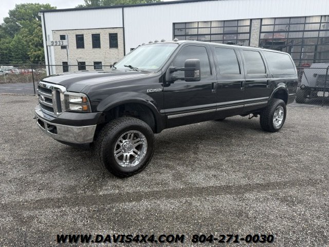 2002 Ford Excursion Lariat 6 Door Custom 4x4   - Photo 1 - North Chesterfield, VA 23237