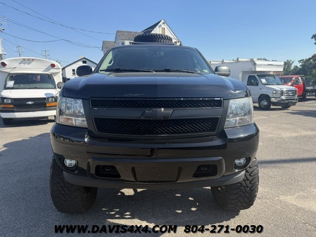 2013 Chevrolet Suburban LT Lifted 4x4 - Photo 8 - North Chesterfield, VA 23237