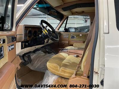 1991 Chevrolet Suburban Silverado V1500 Lifted 4x4 Squarebody   - Photo 10 - North Chesterfield, VA 23237