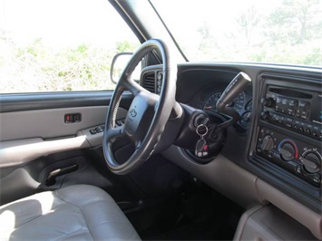 2002 Chevrolet Suburban 1500 LT (SOLD)   - Photo 13 - North Chesterfield, VA 23237