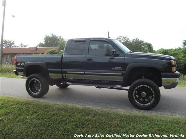 2005 Chevrolet Silverado 2500 HD LS Lifted 4X4 Extended Cab Short Bed