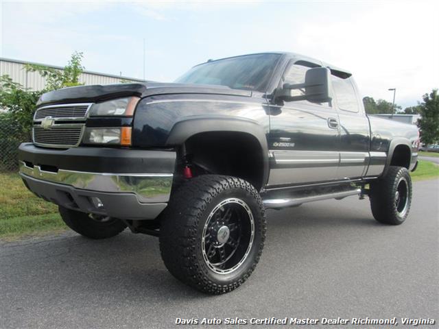 2005 Chevrolet Silverado 2500 HD LS Lifted 4X4 Extended Cab Short Bed