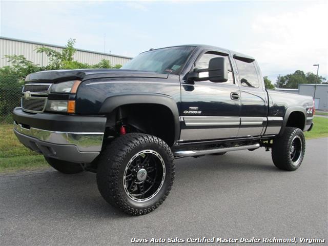 2005 Chevrolet Silverado 2500 HD LS Lifted 4X4 Extended Cab Short Bed