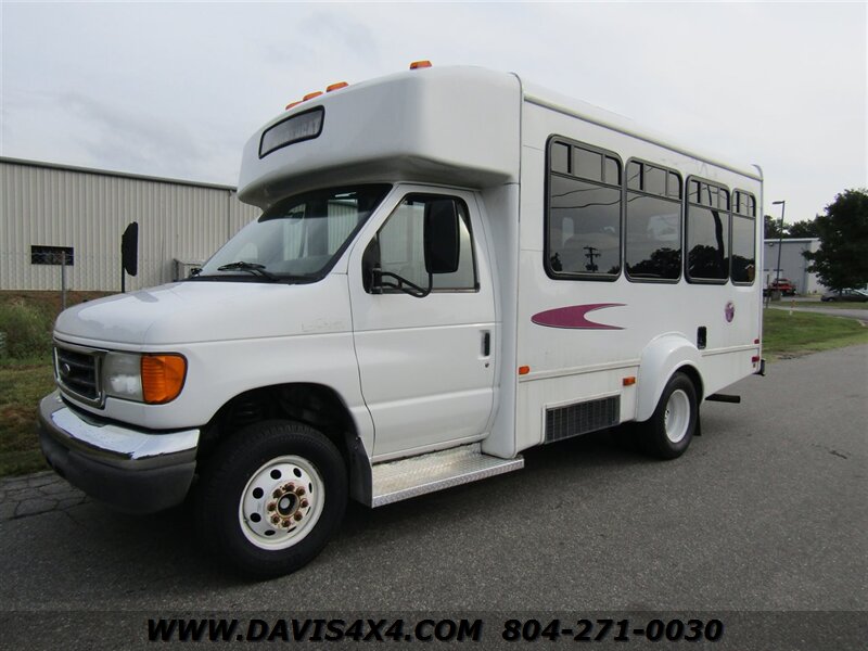 06 Ford E 350 Dual Rear Wheel Shuttle Church Daycare Bus