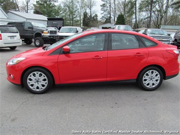 2012 Ford Focus SE   - Photo 2 - North Chesterfield, VA 23237