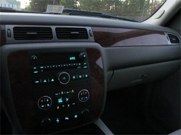 2007 Chevrolet Silverado 2500 LTZ (SOLD)   - Photo 15 - North Chesterfield, VA 23237