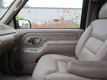 1996 Chevrolet Tahoe LT (SOLD)   - Photo 10 - North Chesterfield, VA 23237