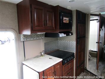 2017 Ford E-450 Super Duty Forest River Sunseeker Motorhome Class C RV   - Photo 14 - North Chesterfield, VA 23237