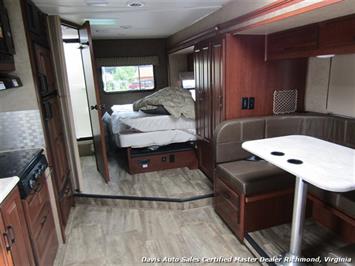 2017 Ford E-450 Super Duty Forest River Sunseeker Motorhome Class C RV   - Photo 12 - North Chesterfield, VA 23237