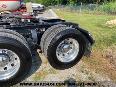 2005 Freightliner Columbia   - Photo 22 - North Chesterfield, VA 23237