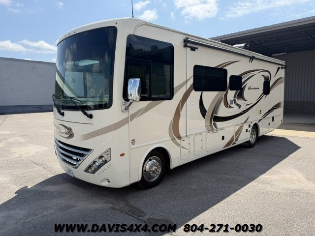 2018 Thor 29 M Hurricane Camper/ RV - Photo 11 - North Chesterfield, VA 23237
