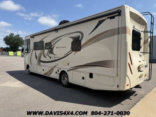 2018 Thor 29 M Hurricane Camper/ RV - Photo 9 - North Chesterfield, VA 23237
