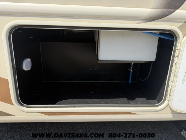 2018 Thor 29 M Hurricane Camper/ RV - Photo 13 - North Chesterfield, VA 23237