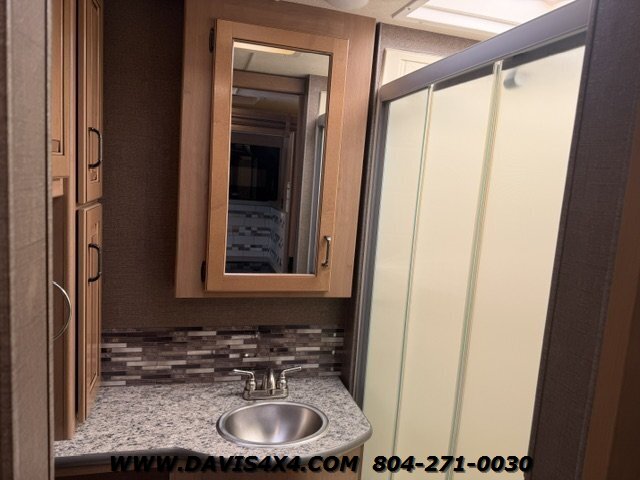 2018 Thor 29 M Hurricane Camper/ RV - Photo 34 - North Chesterfield, VA 23237