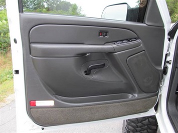 2004 Chevrolet Silverado 2500 LS (SOLD)   - Photo 17 - North Chesterfield, VA 23237