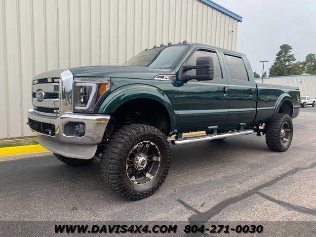 2011 Ford F-350 Lariat Superduty Crew Cab Long Bed Lifted 4x4