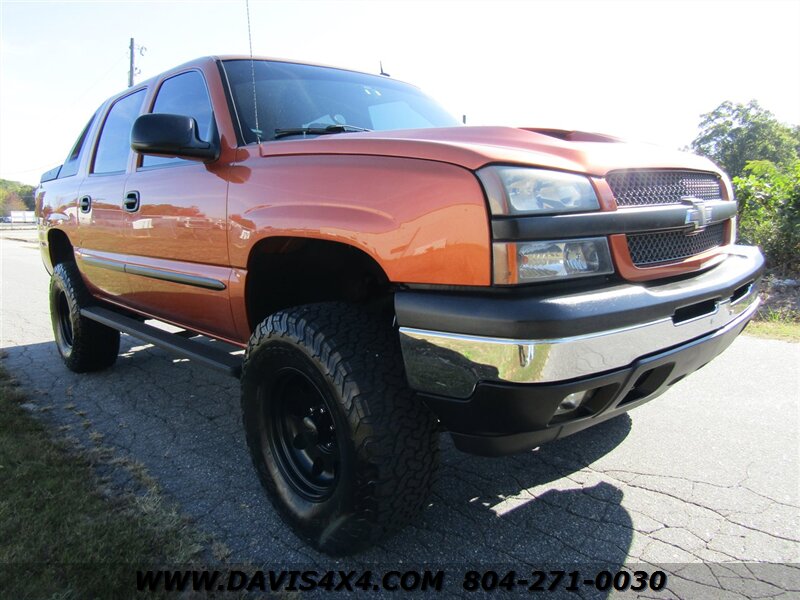 2005 Chevrolet Avalanche 1500 Crew Cab SUV/Pick Up Lifted 4X4   - Photo 4 - North Chesterfield, VA 23237
