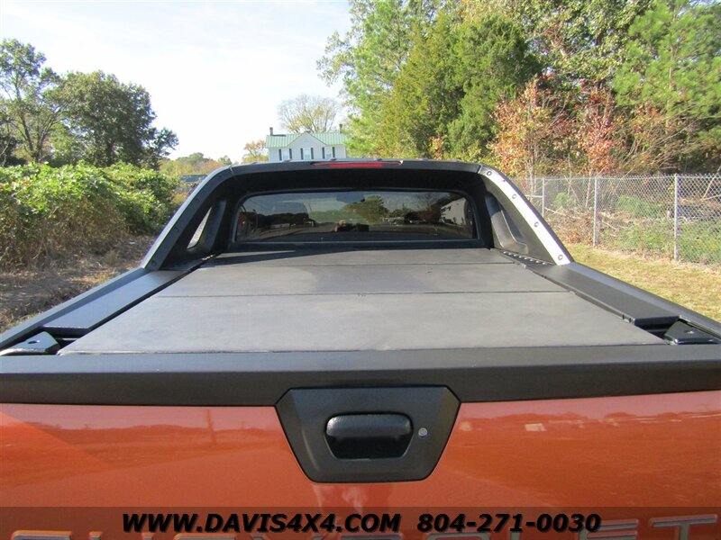 2005 Chevrolet Avalanche 1500 Crew Cab SUV/Pick Up Lifted 4X4   - Photo 11 - North Chesterfield, VA 23237