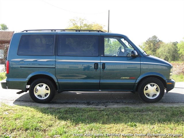 2000 Chevrolet Astro LT AWD Passenger Mini Van (SOLD)