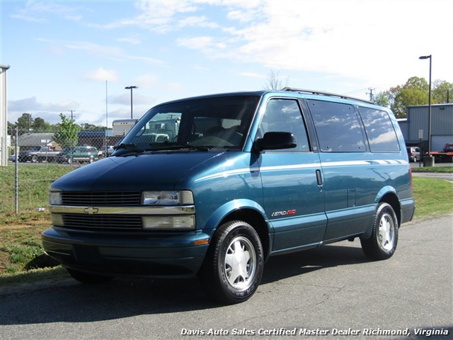 2000 Chevrolet Astro LT AWD Passenger Mini Van (SOLD)