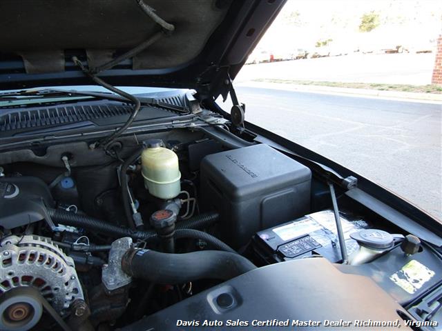 2002 Chevrolet Suburban 2500 LT 4X4 Autoride 8.1 V8 Vortec 496 2002 Chevrolet Suburban Engine 8.1 L V8