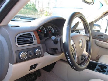 2008 GMC Sierra 3500 SLT   - Photo 9 - North Chesterfield, VA 23237