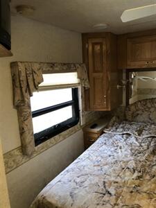 2002 Newmar Kountry Star Model KSDP 37.5 Ft Diesel Class A Pusher Camper/RV  Motorhome With Dual Slides - Photo 22 - North Chesterfield, VA 23237