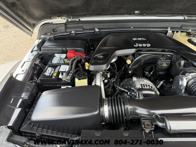 2018 Jeep Wrangler Rubicon 4x4 - Photo 9 - North Chesterfield, VA 23237