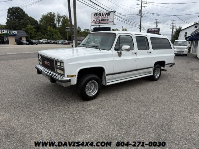 1990 GMC Suburban V1500 Squarebody 4x4   - Photo 1 - North Chesterfield, VA 23237