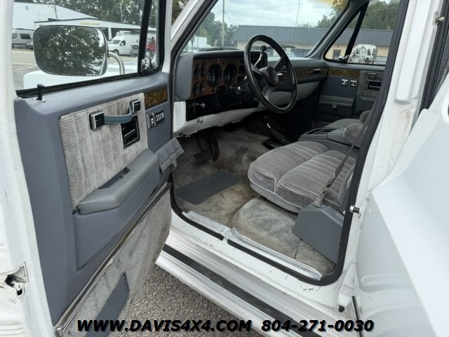 1990 GMC Suburban V1500 Squarebody 4x4 - Photo 9 - North Chesterfield, VA 23237