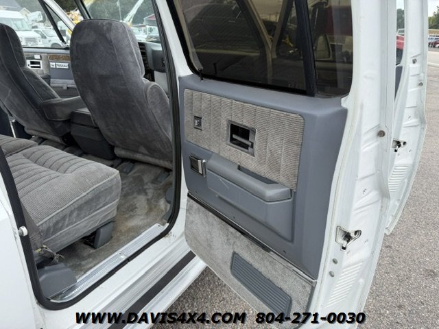 1990 GMC Suburban V1500 Squarebody 4x4 - Photo 23 - North Chesterfield, VA 23237