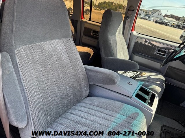 1987 Chevrolet Suburban V-10 Squarebody - Photo 30 - North Chesterfield, VA 23237