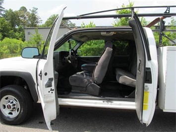 2006 GMC Sierra 2500HD (SOLD)   - Photo 9 - North Chesterfield, VA 23237