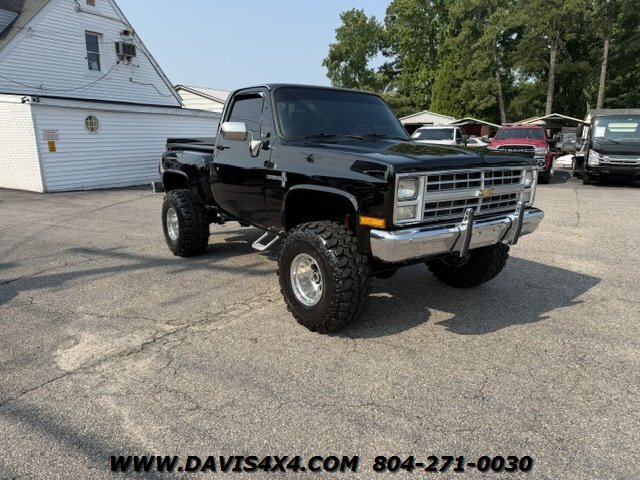1986 Chevrolet K-10 Squarebody 4x4   - Photo 1 - North Chesterfield, VA 23237