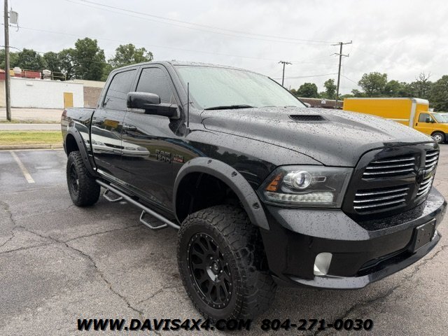2016 RAM 1500 Sport Crew Cab 4x4 Hemi  
