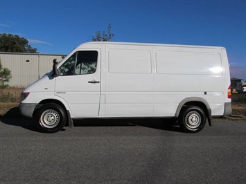 2004 Dodge Sprinter 2500 140 WB   - Photo 9 - North Chesterfield, VA 23237