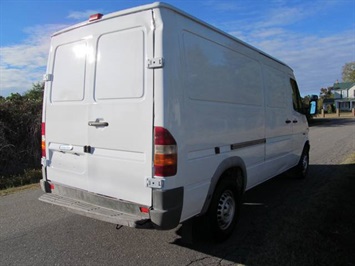 2004 Dodge Sprinter 2500 140 WB   - Photo 6 - North Chesterfield, VA 23237