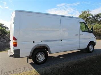 2004 Dodge Sprinter 2500 140 WB   - Photo 5 - North Chesterfield, VA 23237