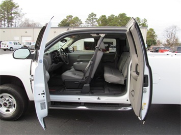 2009 GMC Sierra 2500 Work Truck (SOLD)   - Photo 12 - North Chesterfield, VA 23237