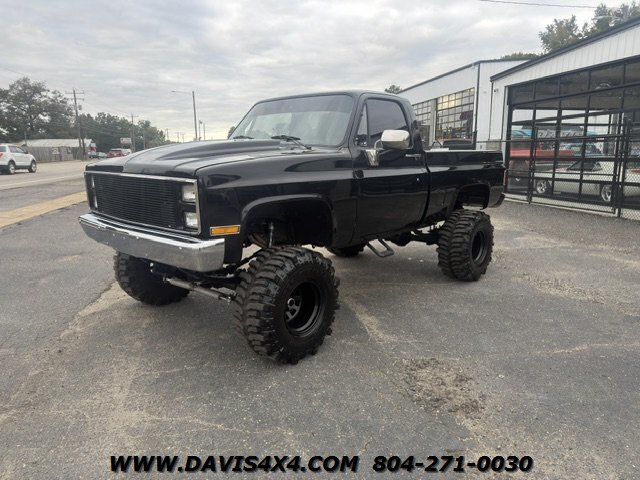 1987 Chevrolet V-10 Lifted Squarebody 4x4 - Photo 3 - North Chesterfield, VA 23237
