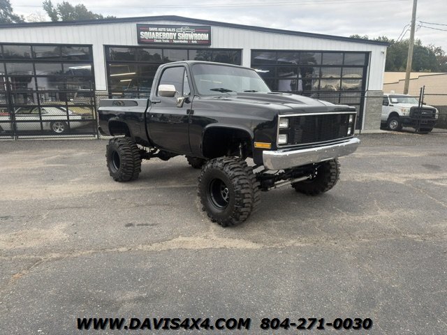 1987 Chevrolet V-10 Lifted Squarebody 4x4   - Photo 1 - North Chesterfield, VA 23237