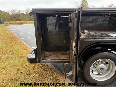 2020 Chevrolet C-5500 HD 4X4 Crew Cab Utility Dually   - Photo 9 - North Chesterfield, VA 23237