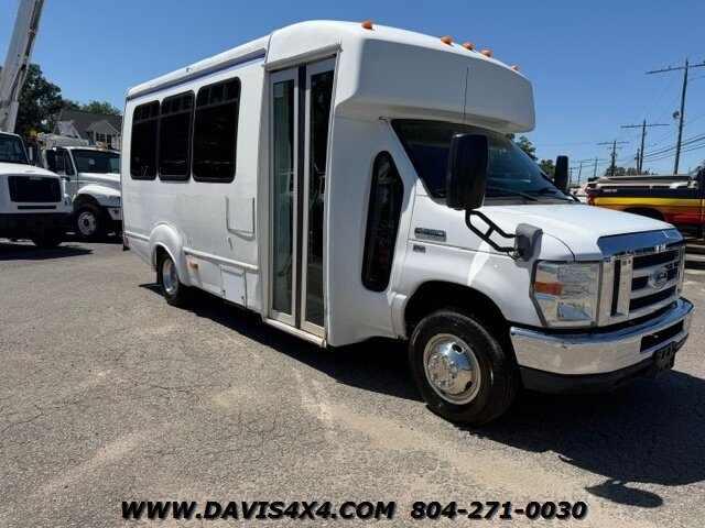 2013 Ford E350 Superduty Econoline Multi Passenger Shuttle  Daycare Church Bus - Photo 1 - North Chesterfield, VA 23237