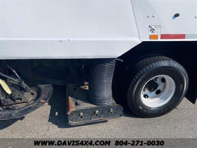 2004 GMC W4500 COE Sweeper Truck   - Photo 13 - North Chesterfield, VA 23237