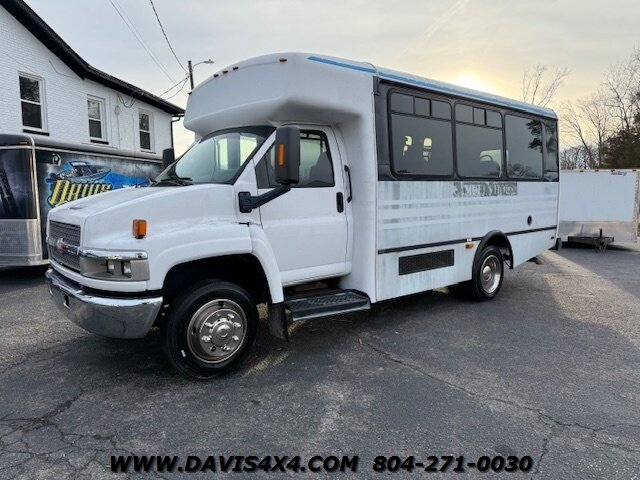 2010 Chevrolet Kodiak C4500 Passenger Bus   - Photo 1 - North Chesterfield, VA 23237