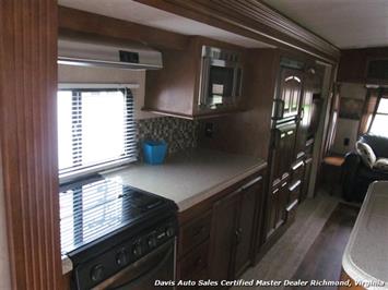 2014 Wildwood Heritage Glen Lite Forest River Camper   - Photo 4 - North Chesterfield, VA 23237