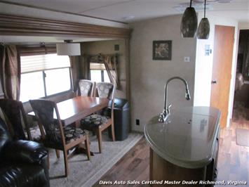 2014 Wildwood Heritage Glen Lite Forest River Camper   - Photo 13 - North Chesterfield, VA 23237