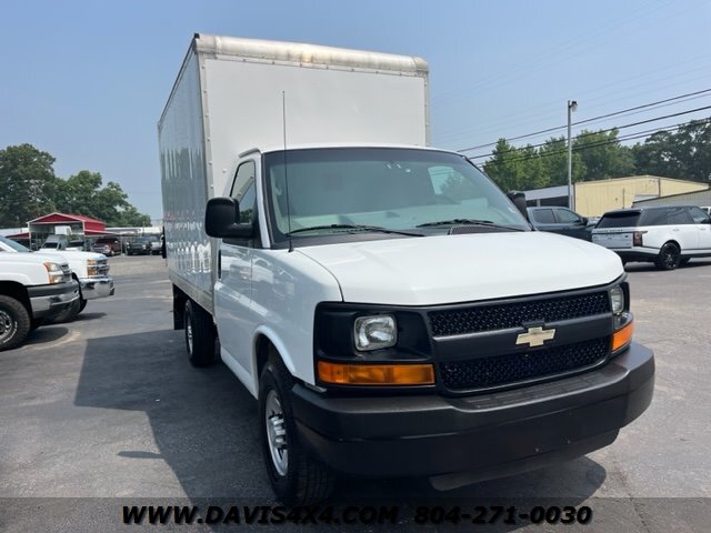 2015 Chevrolet Express 3500 enclosed supreme box van lift gate