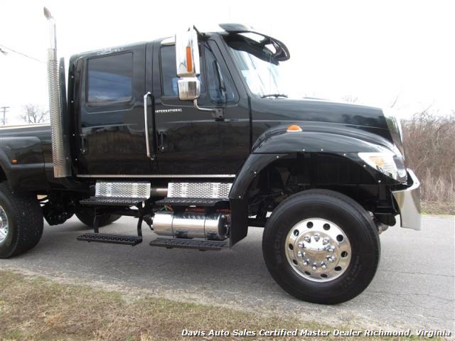 2005 International Navistar 7300 4X4 Crew Cab Dually